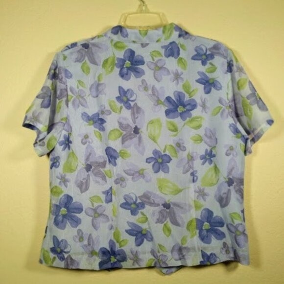 Style & Co. Collection Floral Short Sleeve Light Blue Button Up Top Size 12P - Picture 3 of 15